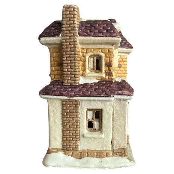 The Old Granville House of Bedford Falls | Illuminated Porcelain Building - Picture 3 of 11